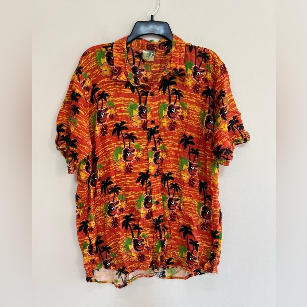 MLB SGA Baltimore Orioles Birdland Hawaiian Shirt in Orange & Black, size XL